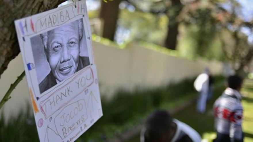 Mandela: estable en estado crítico