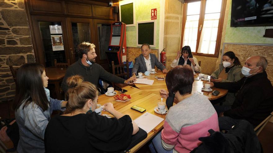 Otero y Fiuza cargan contra el retraso en las nóminas de los trabajadores municipales