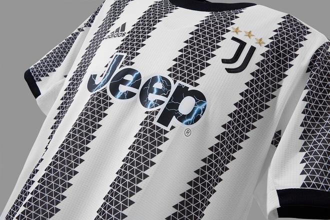 Morata, imagen de la próxima camiseta de la Juve