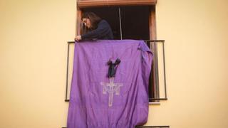 La demanda de igualdad en la Semana Santa en Sagunt vuelve a los balcones