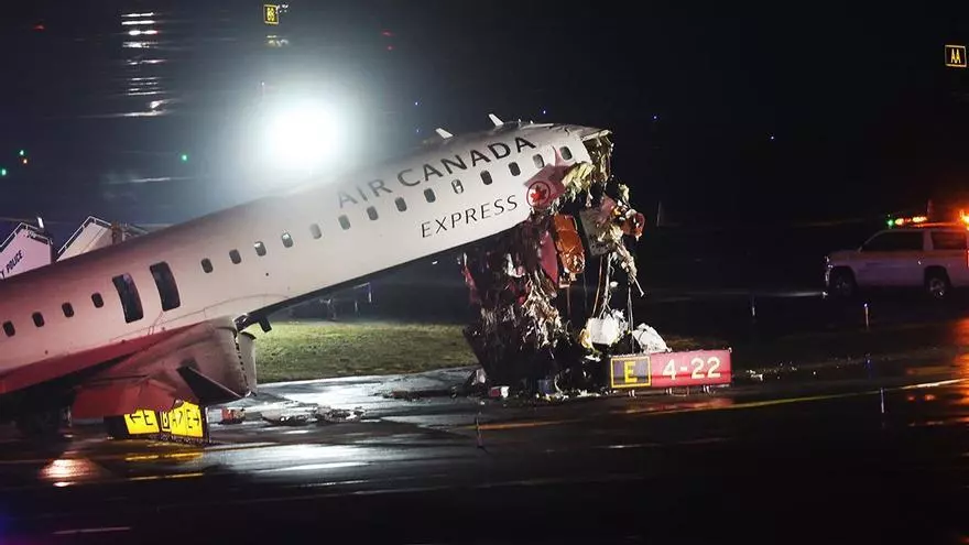Sale a la luz el audio de la torre de control en el accidente aéreo de Nueva York: "Me equivoqué"