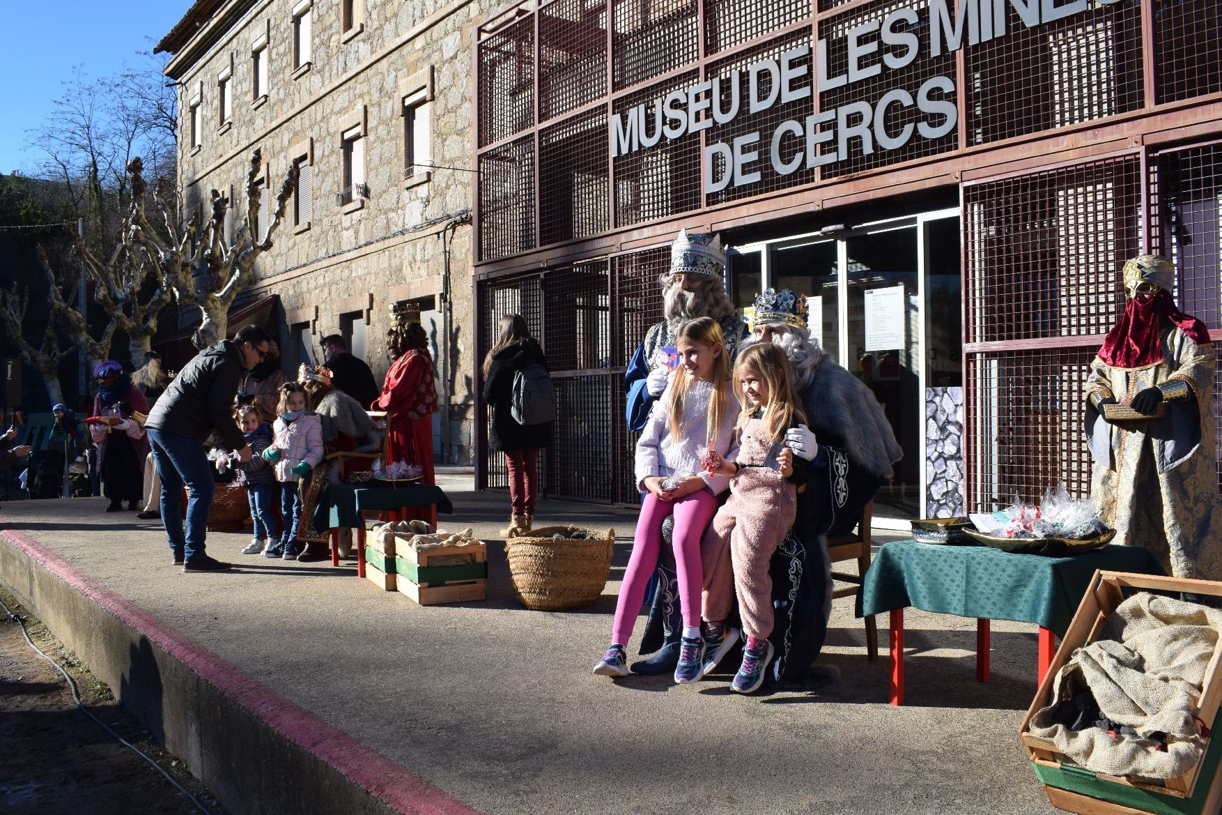 Els Reis d'Orient recullen el carbó a les mines de Cercs