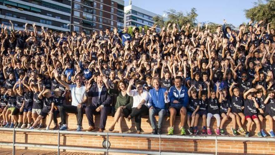 Presentación de Escuela de Atletismo, con Isabel García presente.