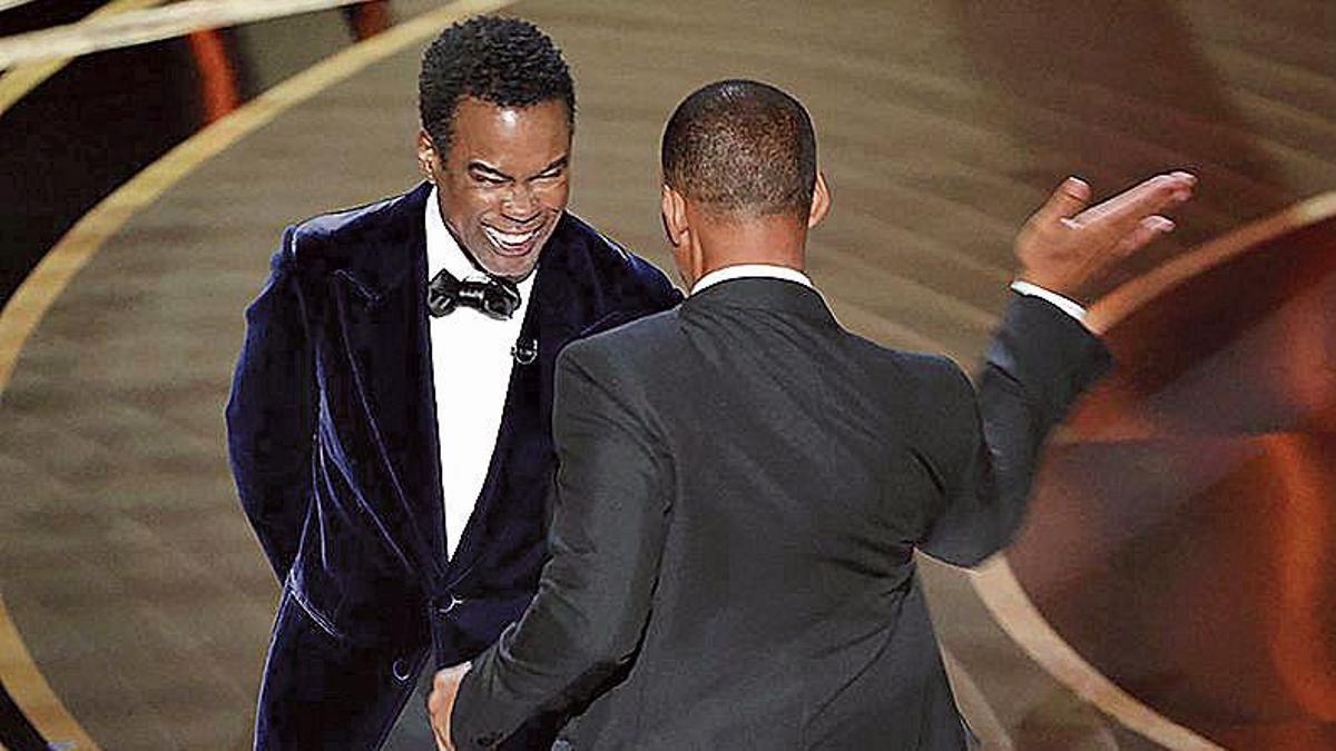 Will Smith es disculpa públicament davant Chris Rock després de l’obertura d’una investigació de l’Acadèmia