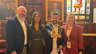 Una frutería del Mercado Central de Alicante recibe un premio nacional por su apuesta por la sostenibilidad