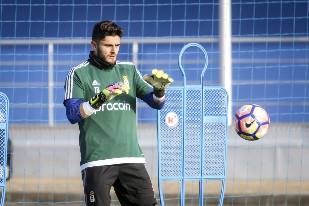 Entrenamiento a puerta cerrada del Real Oviedo en El Requexón