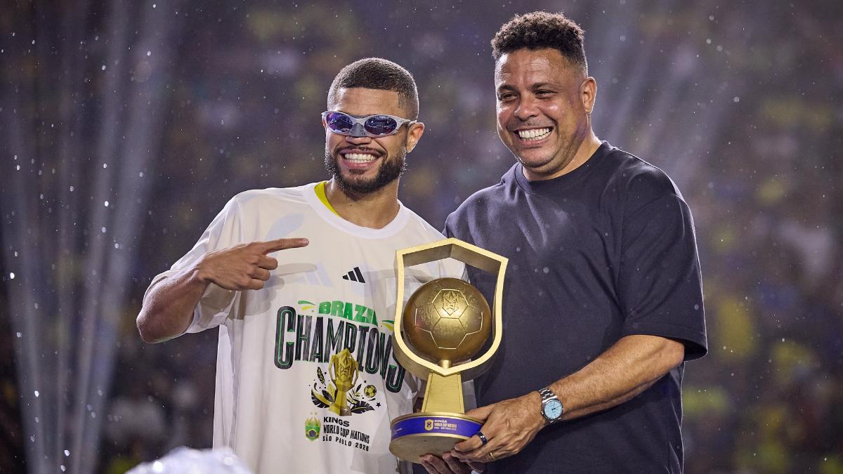 Ronaldo Nazario entregó los premios individuales y el título de campeón del Mundial de Naciones de la Kings League a Brasil