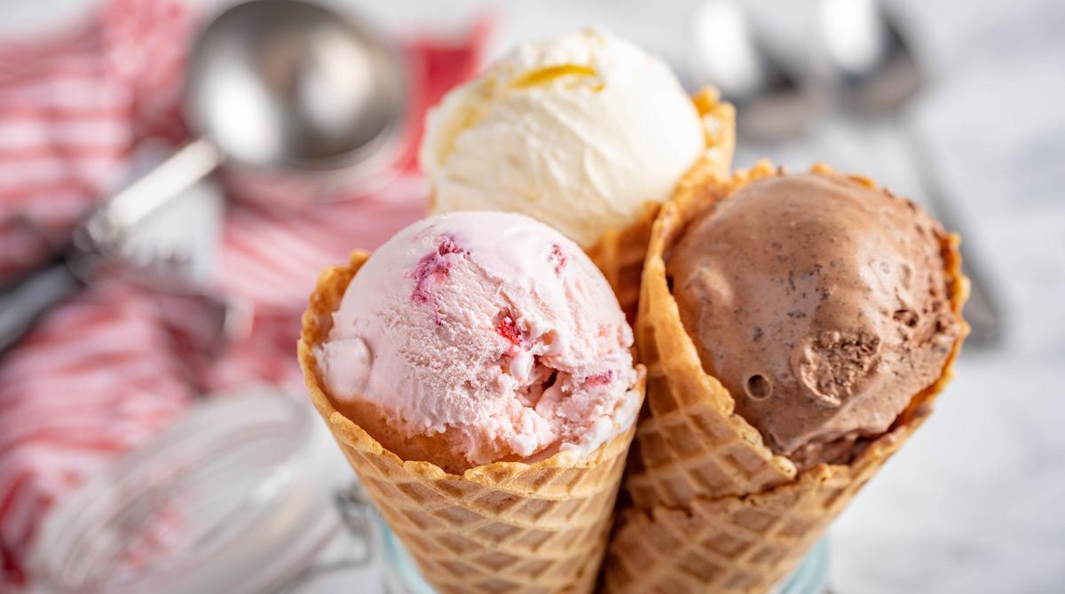Disfrutar de un delicioso helado es una buena opción en cualquier época del año.