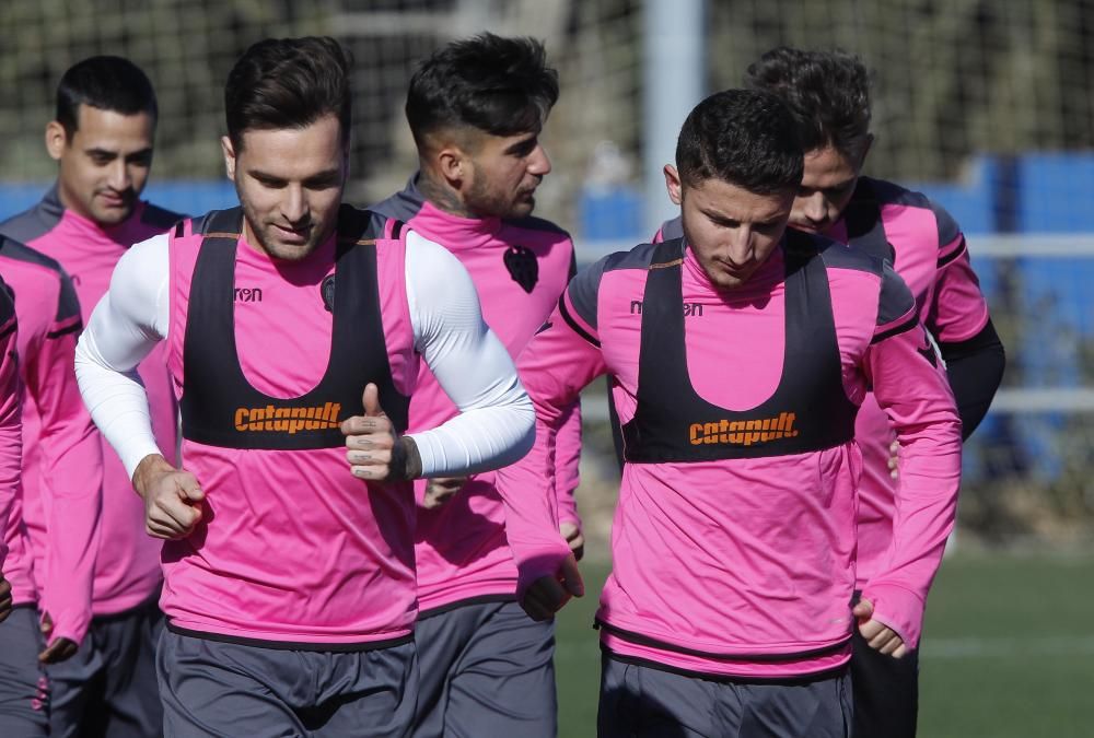 Coke ya entrena con el Levante UD