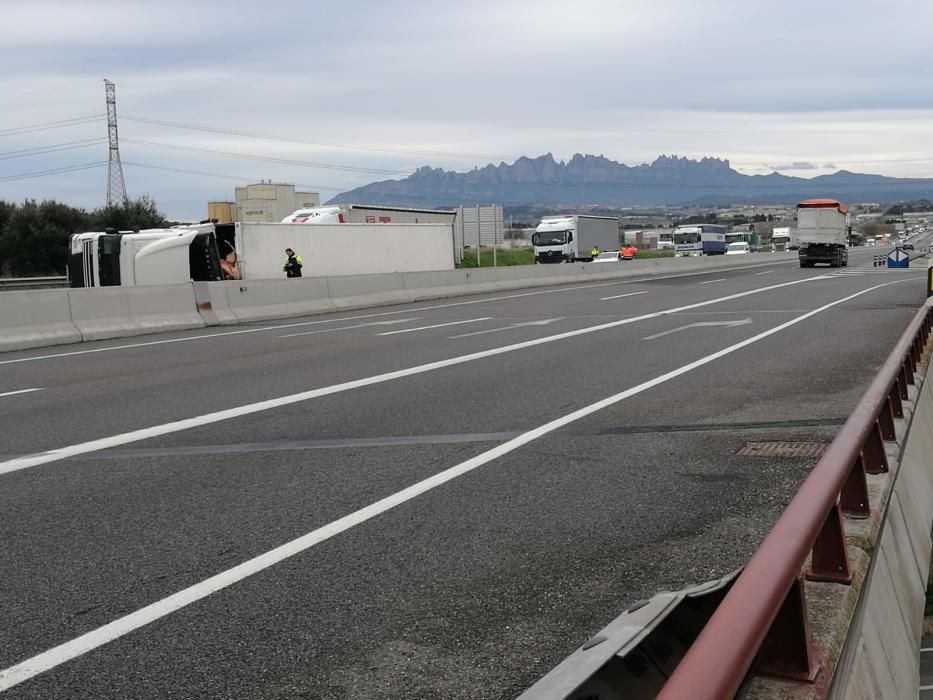 Camió bolcat a la C-25, a Sant Fruitós