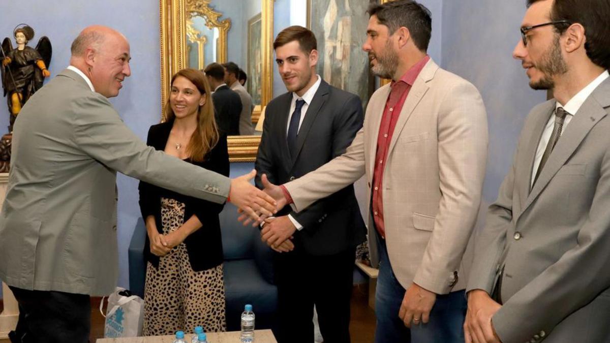 Una delegación de la Córdoba argentina visita la Diputación.