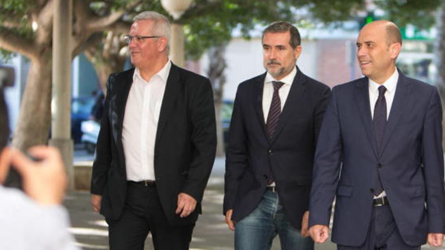 Pedro de Gea, Lalo Díez y Gabriel Echávarri, el día que comparecieron en los juzgados