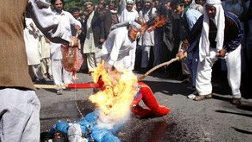 Tres muertos en el tercer día de protestas en Afganistán por la quema del Corán en EEUU