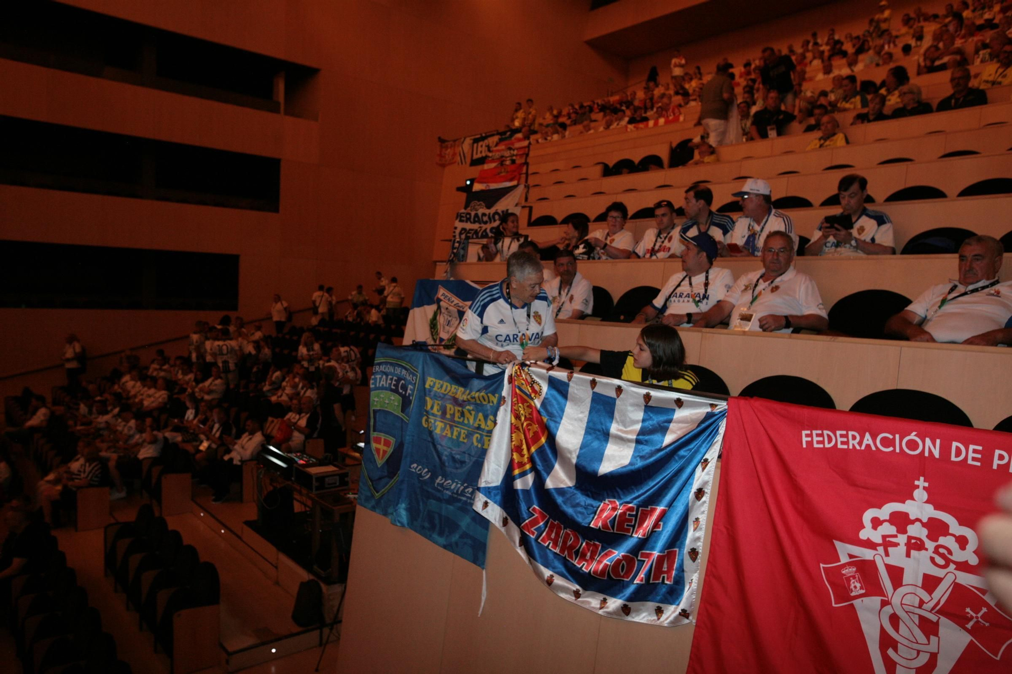 El Auditori acoge a los asistentes al Congreso Nacional de Peñas de Castellón