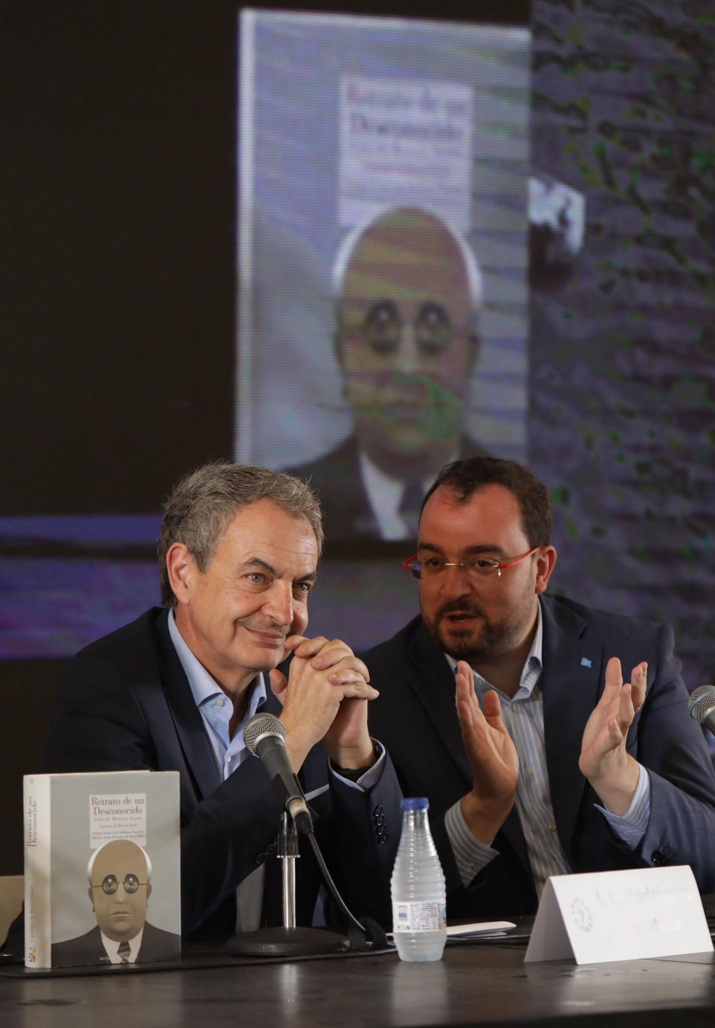 EN IMÁGENES: Adrián Barbón y José Luis Rodríguez Zapatero, en la presentación de un libro en la Semana Negra