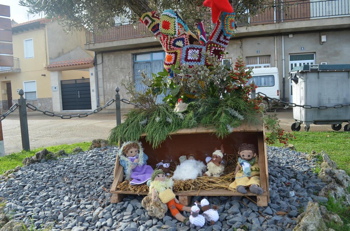 Así decora San Pedro de Ceque el pueblo por Navidad