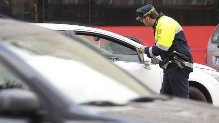 El uso del cinturón, correcto en conductores y deficiente entre acompañantes