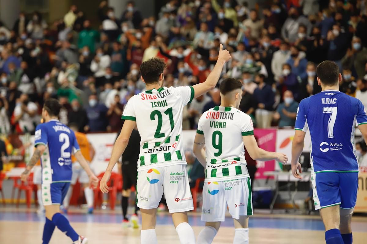 Las imágenes del derbi entre el Córdoba Futsal y el Betis en Vista Alegre