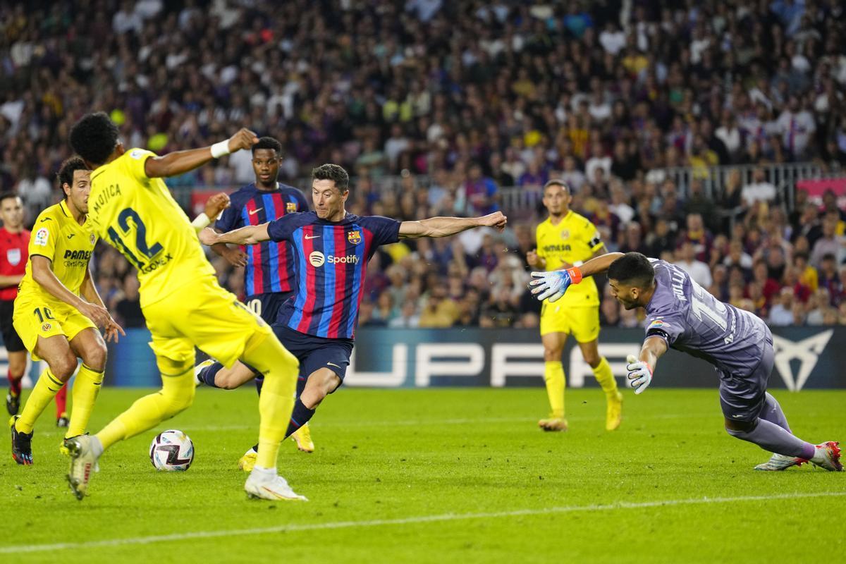 El Barcelona goleó por 3-0 al Villarreal en el Camp Nou en la primera vuelta.