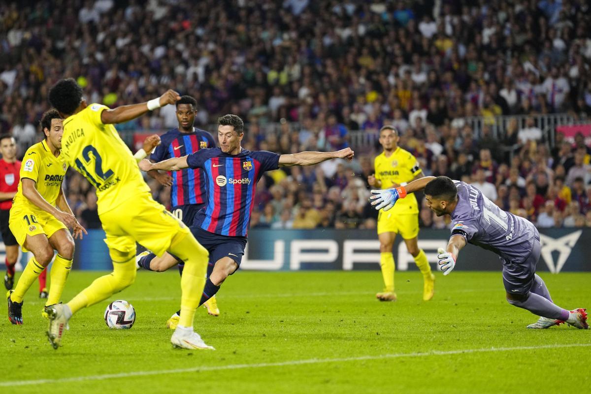 El Barcelona goleó por 3-0 al Villarreal en el Camp Nou en la primera vuelta.