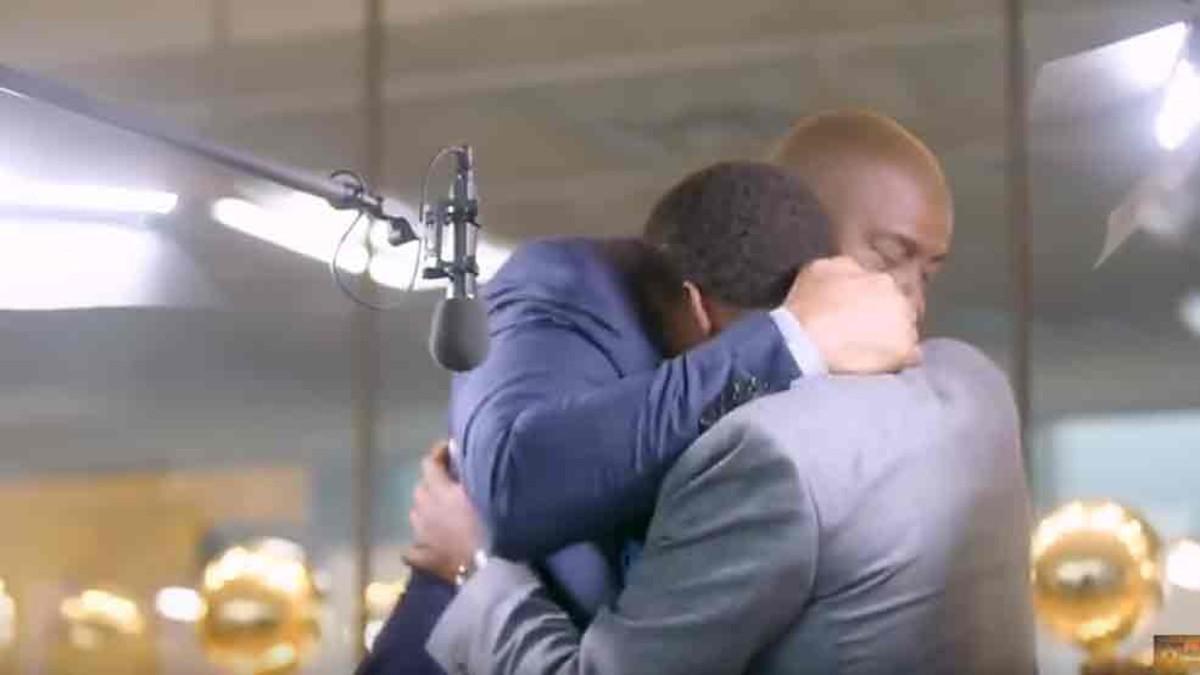 El abrazo entre Magic Johnson e Isiah Thomas
