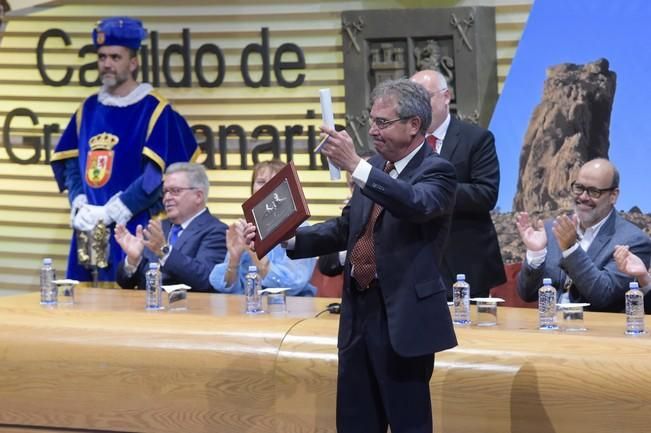 Entrega de Honores y Distinciones del Cabildo de ...