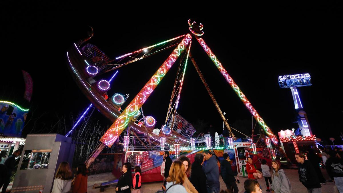 Mira aquí todas las fotos de las atracciones de la feria de Navidad en Ibiza
