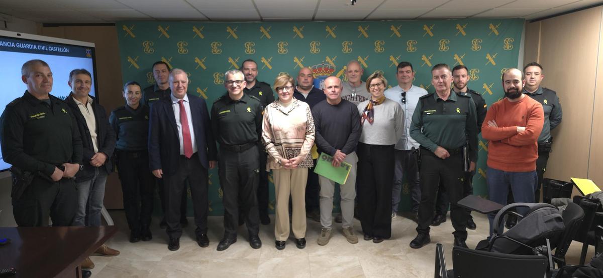 La subdelegada del Gobierno presidió el encuentro entre el sector agrario y las fuerzas de seguridad.