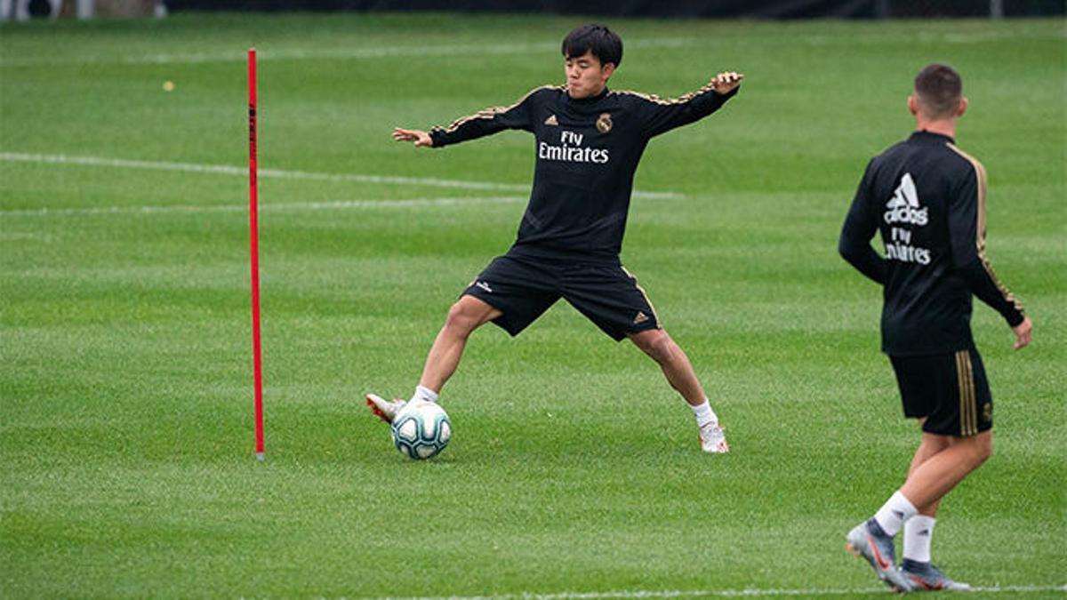 ¡Qué golazos! Take Kubo se luce en el entrenamiento del Madrid