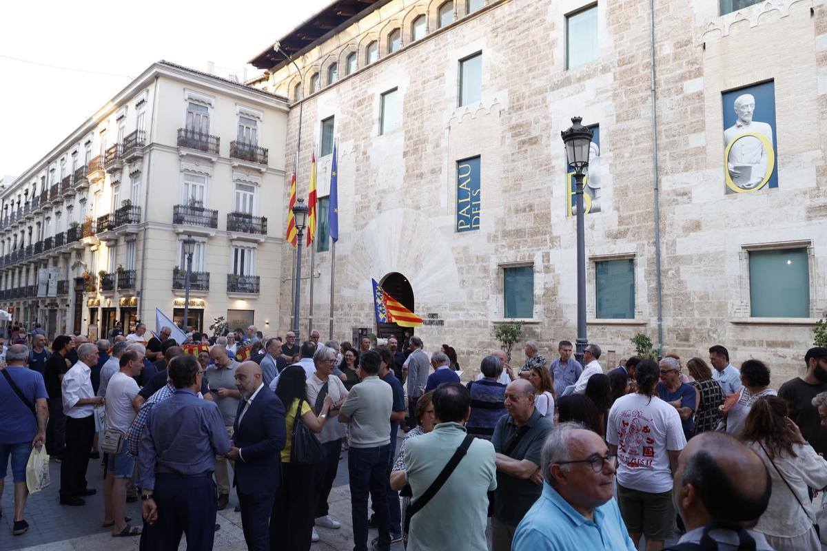 Acto de juristes valencians por el 750 aniversario de la muerte de Jaume I, con polémica por las banderas