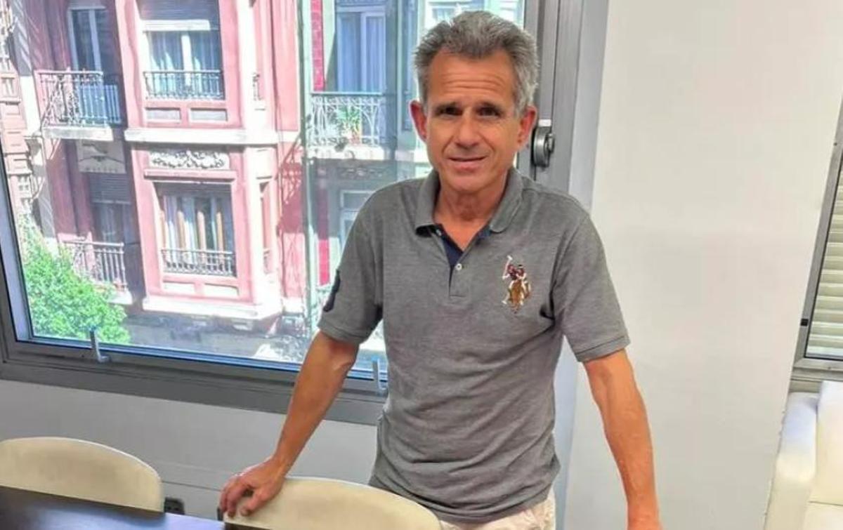 Eloy Olaya, exjugador del Valencia, hace unos días en la redacción de La Nueva España