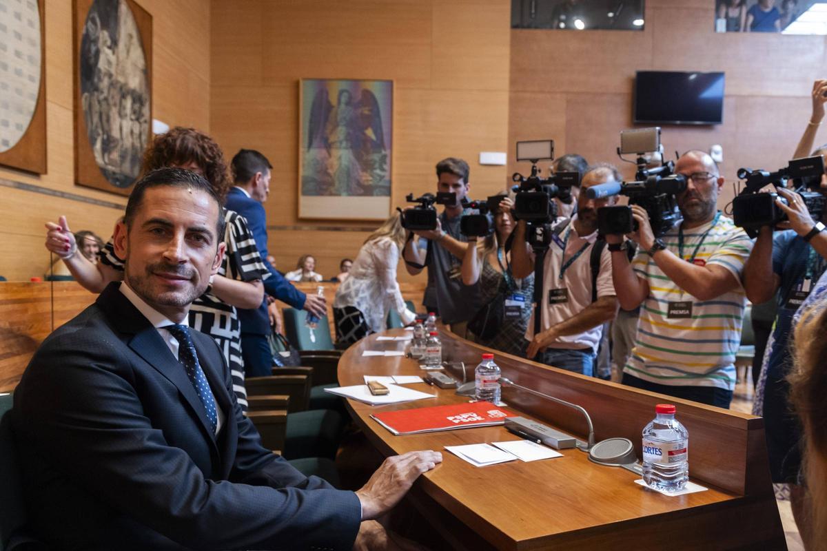 Carlos Fernández Bielsa, del PSPV, en el pleno de constitución de la diputación.