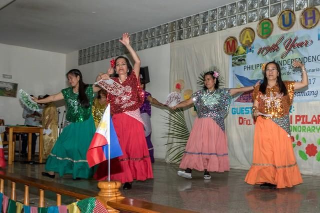 La comunidad filipina conmemora el 119 aniversario de la independencia de su país