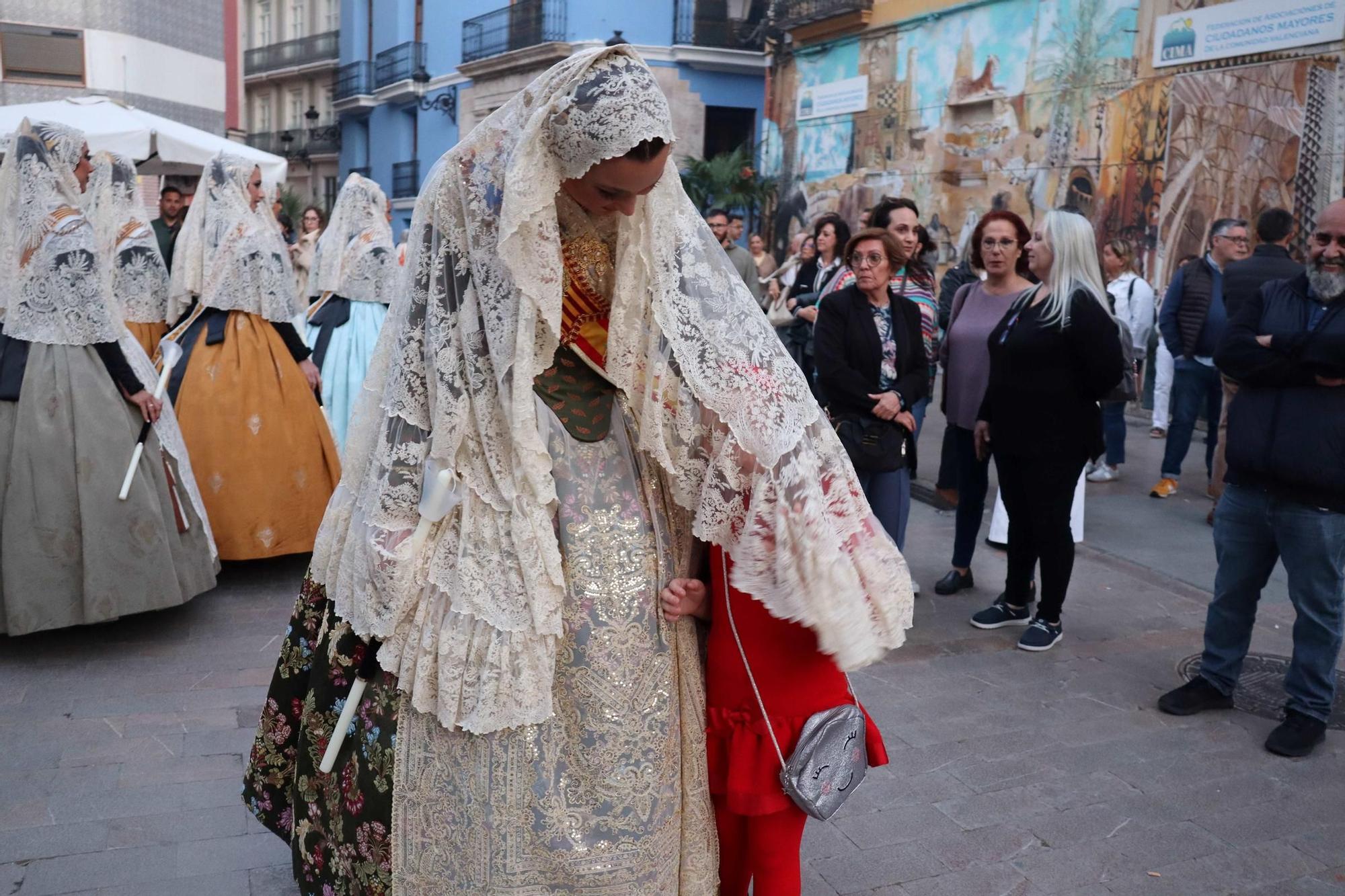 Séquito fallero para el Sant Vicent del Carmen