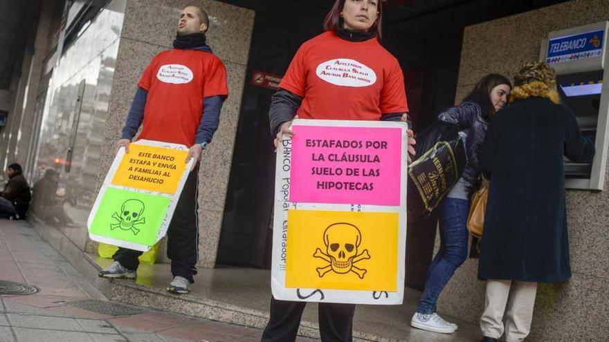 Protesta contra las cláusulas suelo en Ourense. // Brais Lorenzo