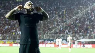 Depay se reencuentra con su mejor versión en Brasil