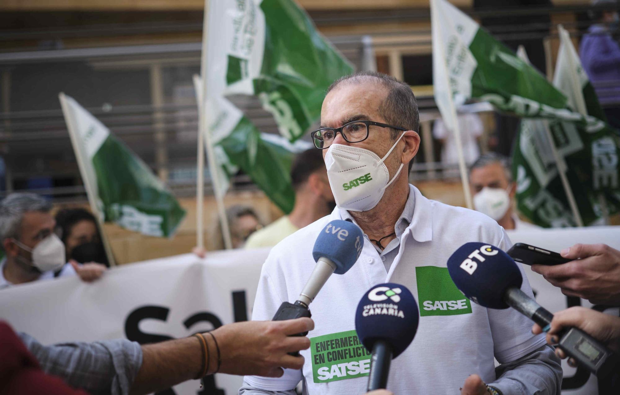 Enfermeros y fisioterapeutas canarios se manifiestan para exigir un aumento de plantilla en los centros de salud