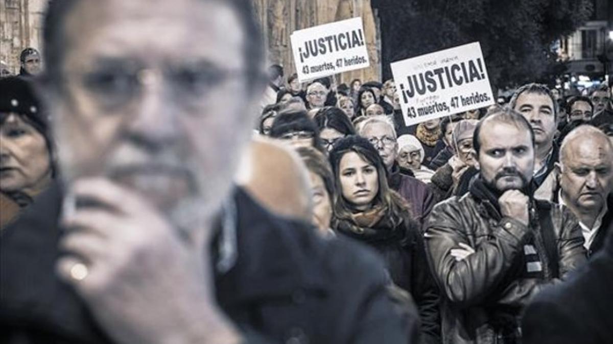 Protesta de víctimas del accidente de metro, en Valencia, el febrero pasado.