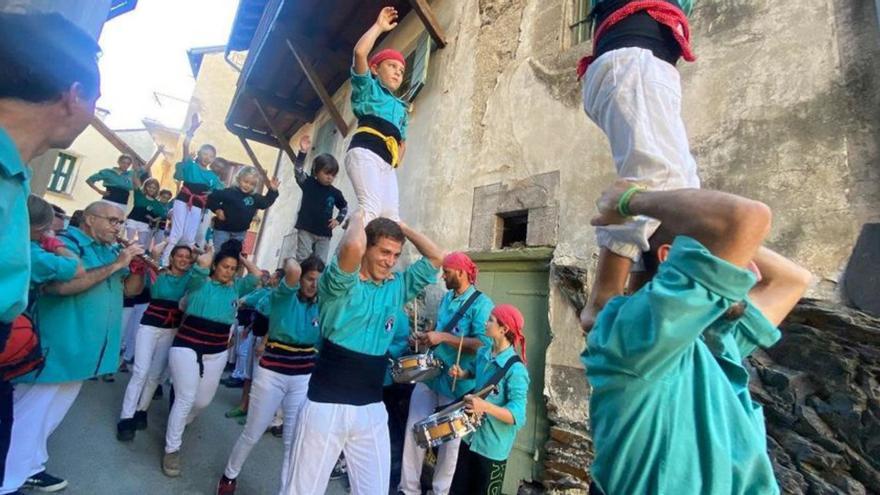 La Castellera de Cerdanya actua a Vacarisses amb colles en formació