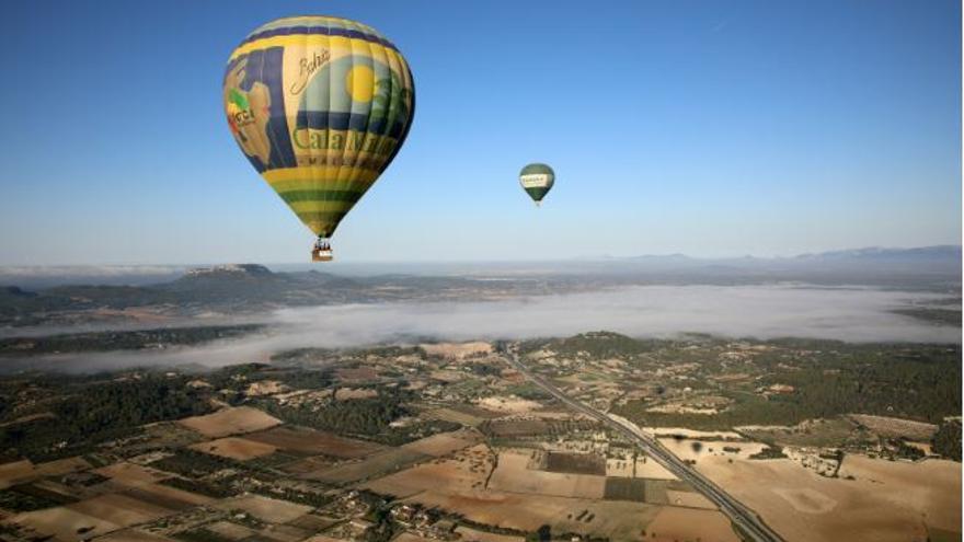 Romantisch dahingleiten: So verläuft eine Fahrt mit dem Heißluftballon auf Mallorca