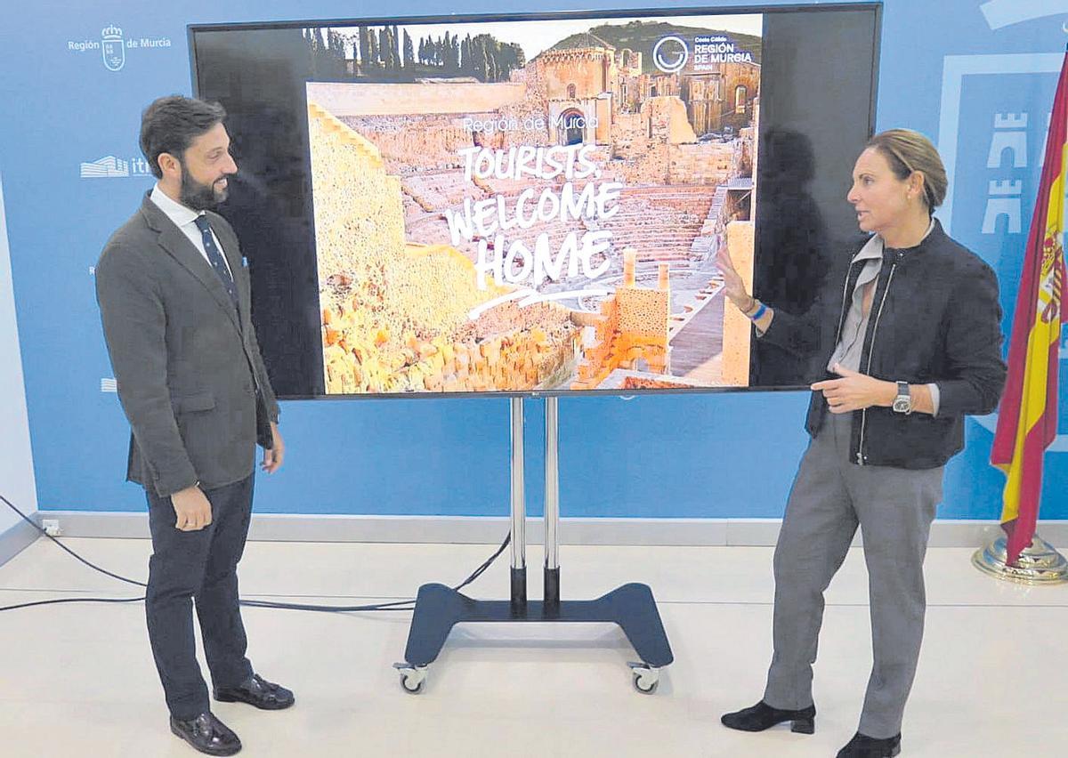 El director del Instituto de Turismo presenta el vídeo que la Comunidad estrenará este lunes.