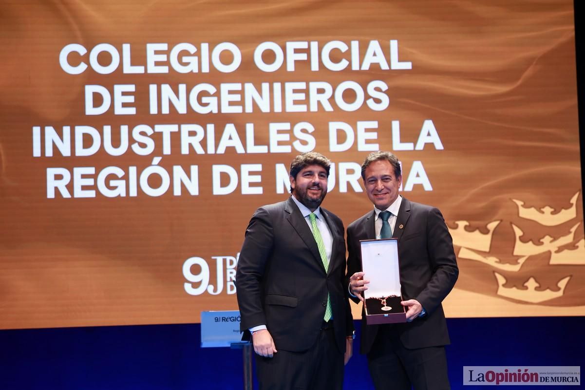 Así ha sido el acto institucional del Día de la Región de Murcia en el Teatro Romea