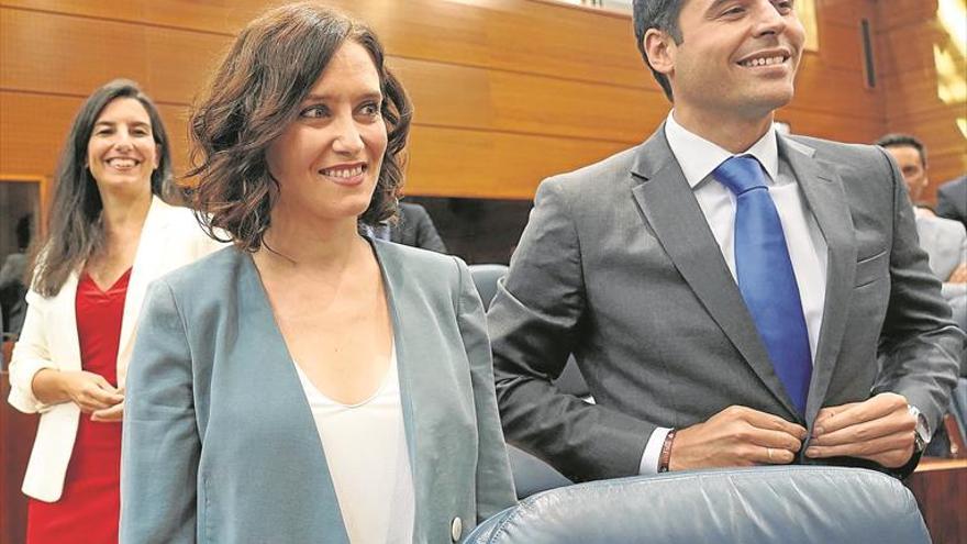 Ayuso ensayará en Madrid el plan liberal de Casado