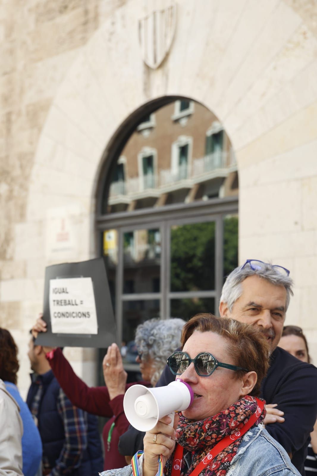 La sanidad de la Marina Alta protesta en València: "La plantilla es corta y se agrava la fuga de profesionales"