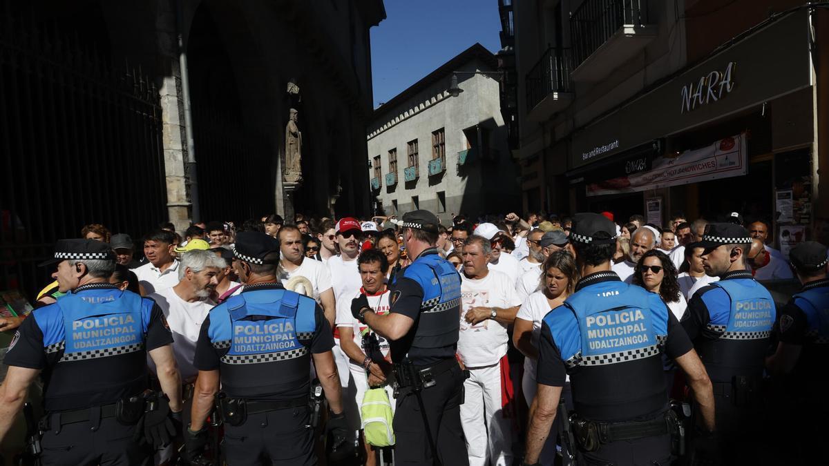 Parte del dispositivo policial desplegado en Pamplona por las fiestas de San Fermín.