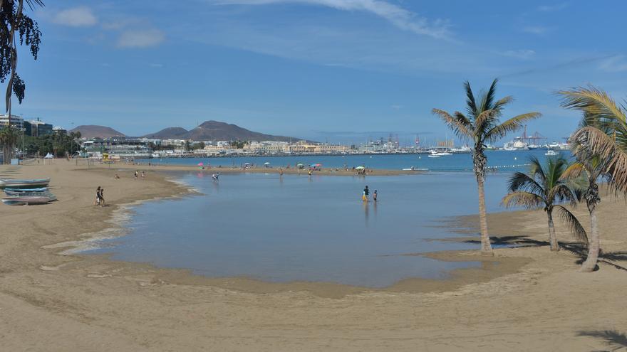 Charca en la Playa de las Alcaravaneras