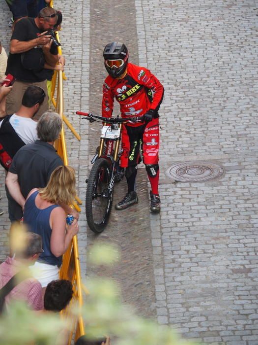 Un moment de l''Urban Downhill Show a la Pujada Sant Domènec