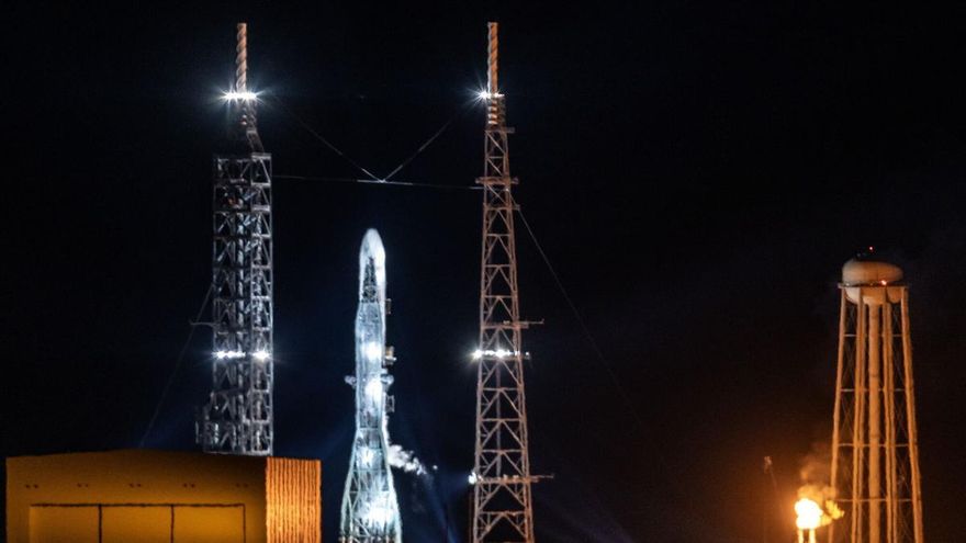 El cohete New Glenn de Jeff Bezos logra despegar con éxito en su primer lanzamiento espacial