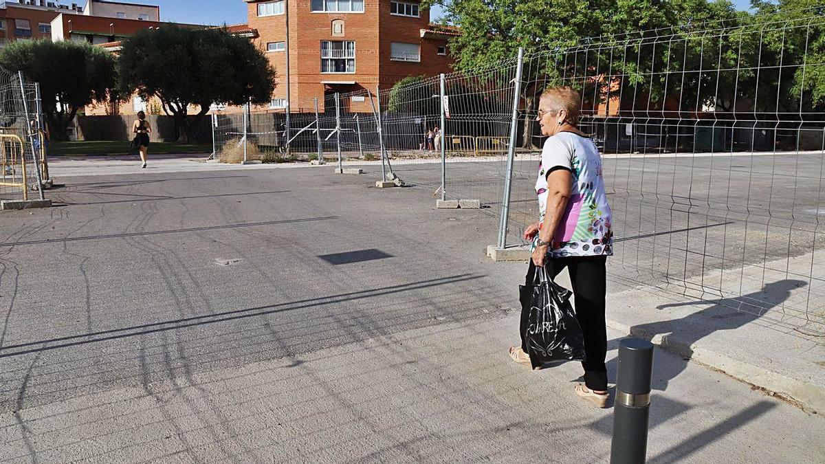 Cuatro de los pasos abiertos ayer son para vehículos y dos son para viandantes. | JUA NCARLOS CAVAL