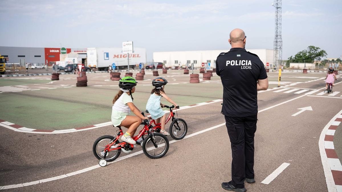 Más de 2.500 escolares de Mérida han recibido formación para evitar accidentes de tráfico.